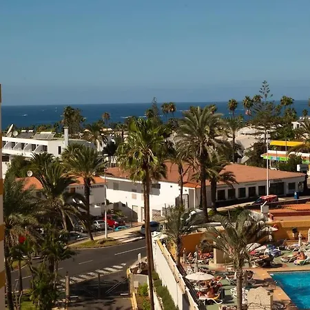 Piso Con Terraza Y Vistas Cerca De La Palya Apartment