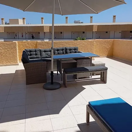 Piso Con Terraza Y Vistas Cerca De La Palya *
